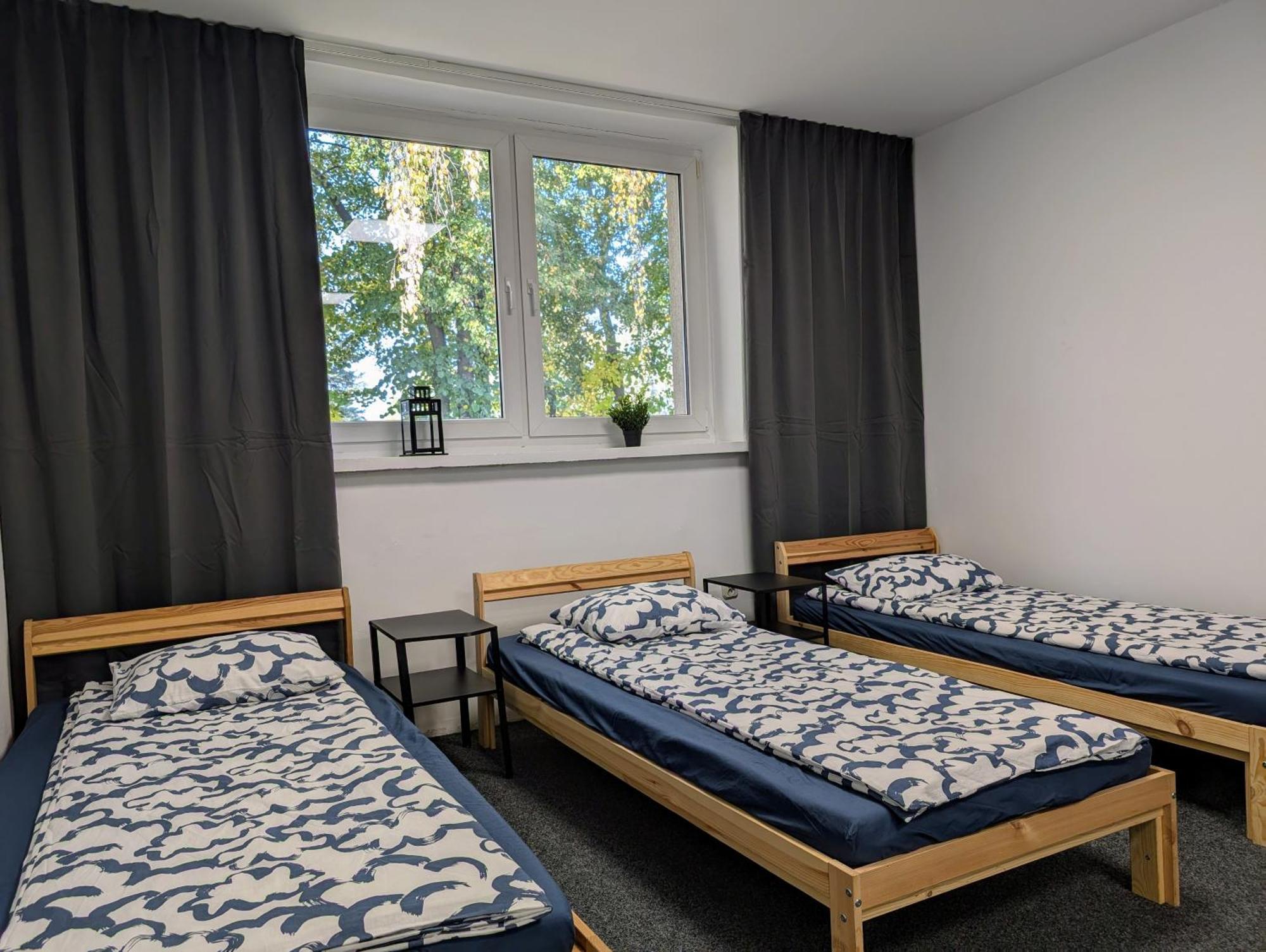 Hostel Baraczek Lotnisko Leszno Leszno  Exterior foto